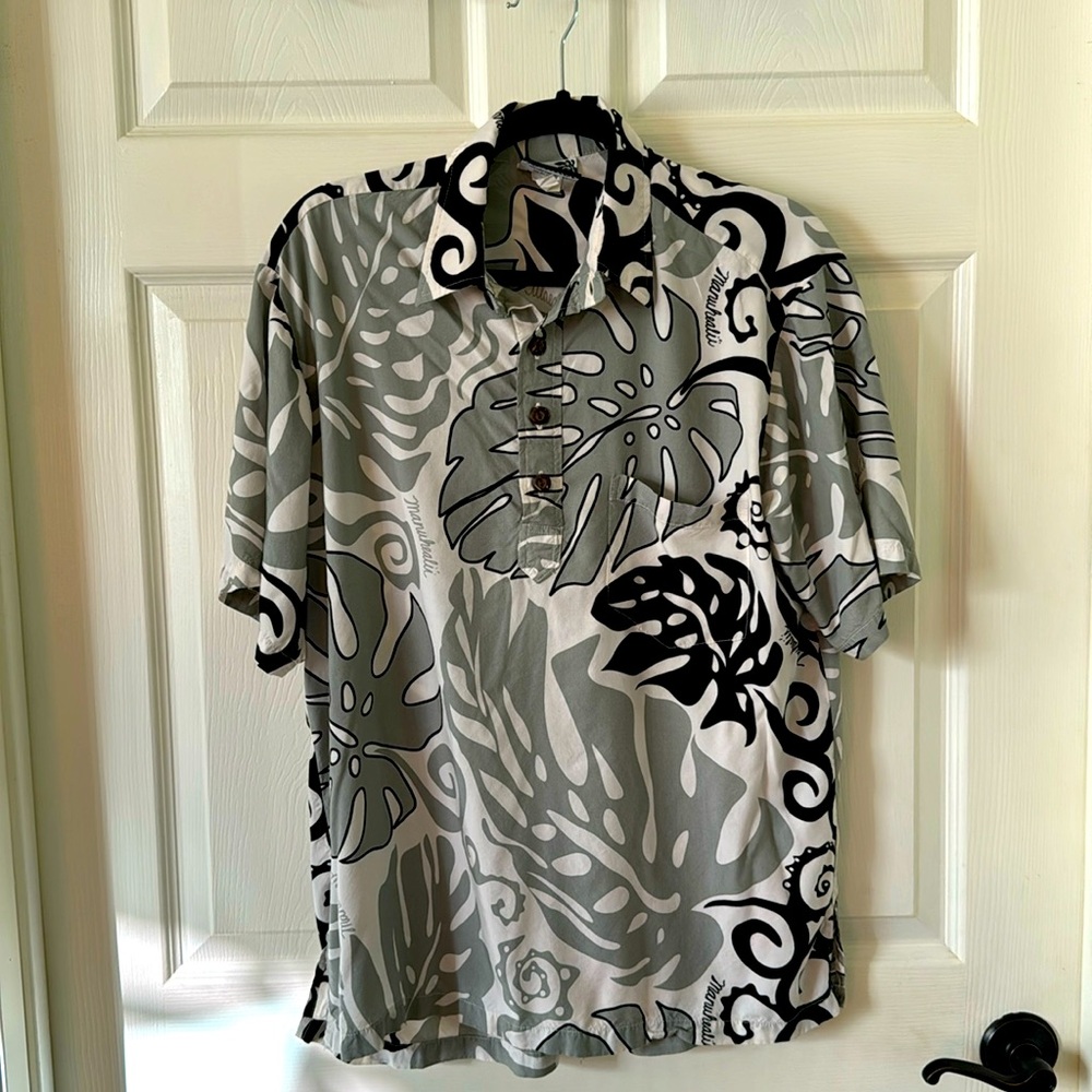 Vintage Men’s Manuhealii pullover. Size M. Black Gray& white